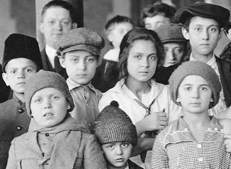 Bambini Ellis Island 1908 02